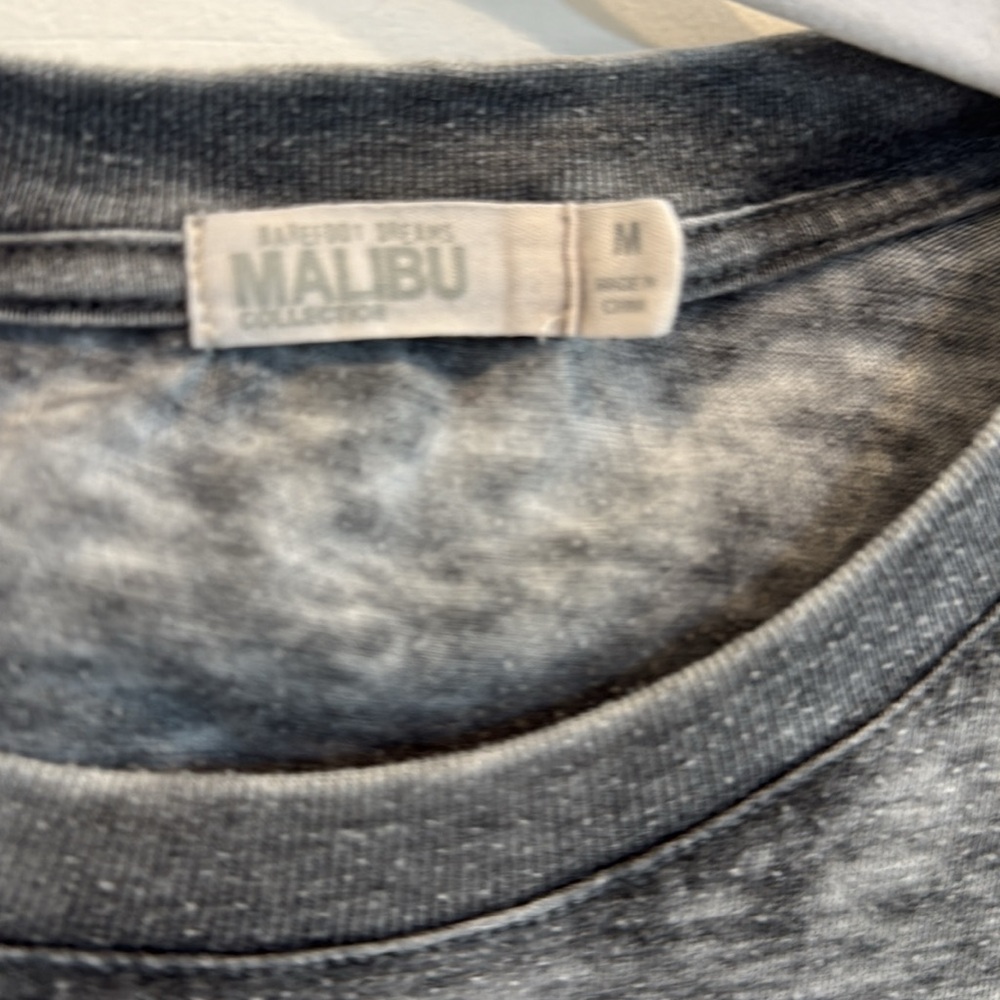 Barefoot Dreams Men’s Tee! - Picture 4 of 6